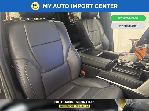 Used 2023 Toyota Tundra Platinum image 27