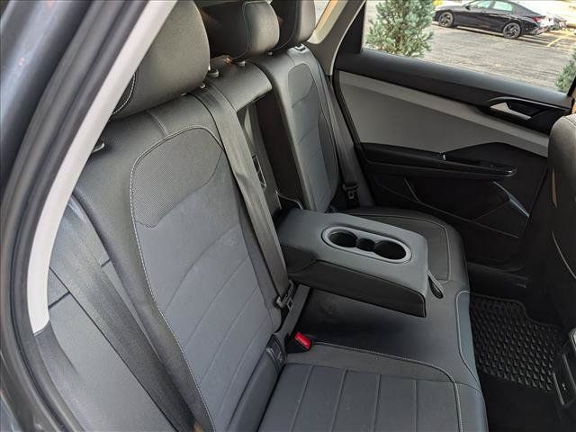 Certified 2023 Volkswagen Taos SE w/ Panoramic Sunroof Package FWD image 15