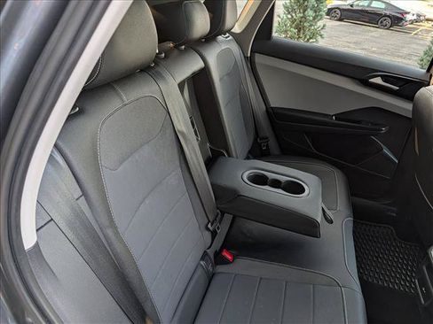 Used 2023 Volkswagen Taos SE w/ Panoramic Sunroof Package FWD image 15