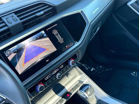 Certified 2025 Audi Q3 2.0T Premium image 27
