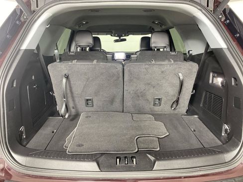 Used 2023 Ford Explorer XLT w/ Equipment Group 202A AWD/4WD image 10