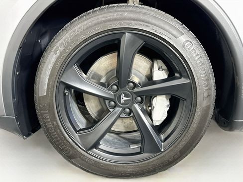 Used 2026 Tesla Model Y AWD image 11