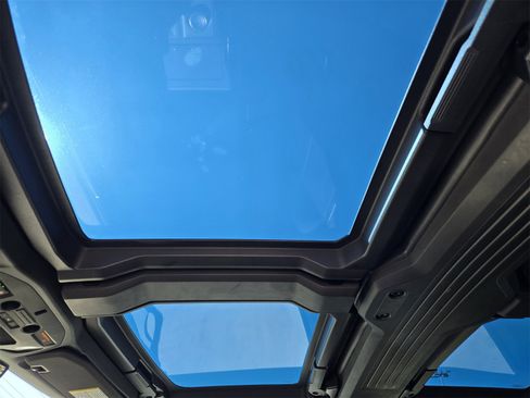 Used 2024 GMC Hummer EV 3X image 24