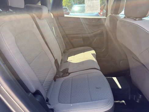 Used 2022 Ford Escape SE FWD image 11