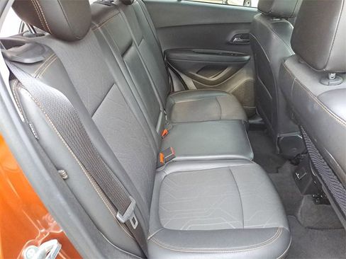 Used 2019 Chevrolet Trax LT w/ LT Convenience Package image 24