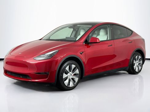Used 2023 Tesla Model Y Long Range image 6