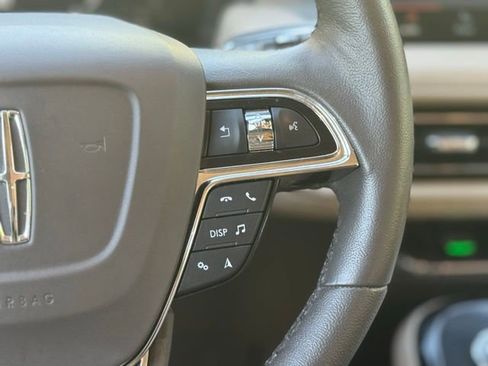 Used 2022 Lincoln Nautilus AWD w/ Premium Package image 23