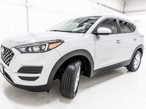 Used 2020 Hyundai Tucson SE w/ Cargo Package FWD image 2