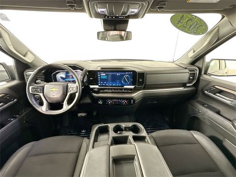 Used 2024 Chevrolet Silverado 1500 LT image 3