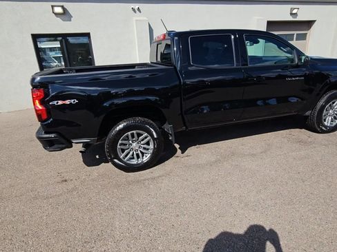 Used 2024 Chevrolet Colorado LT w/ LT Convenience Package II image 8
