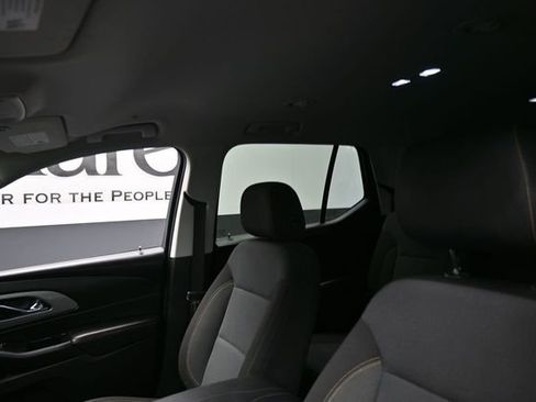 Used 2021 Chevrolet Traverse LS FWD image 17