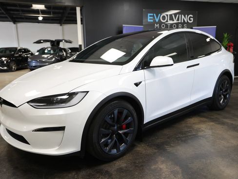 Used 2025 Tesla Model X Plaid AWD/4WD image 4