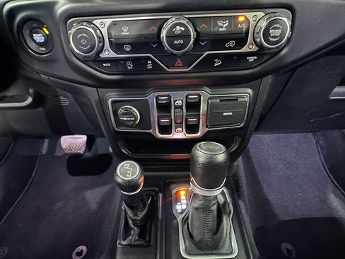 Used 2021 Jeep Wrangler Unlimited Sport AWD/4WD image 29
