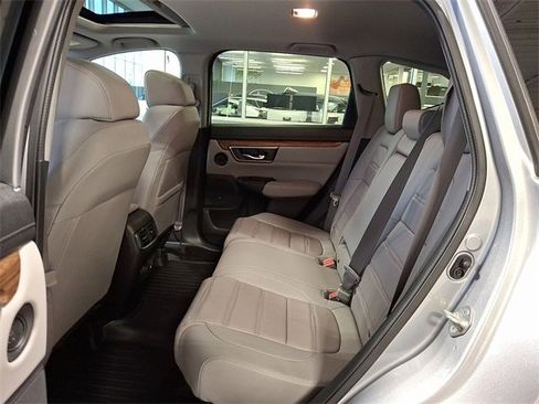 Used 2018 Honda CR-V Touring image 9