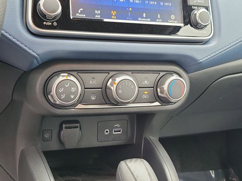 Certified 2025 Nissan Versa SV w/ Trunk Package image 27