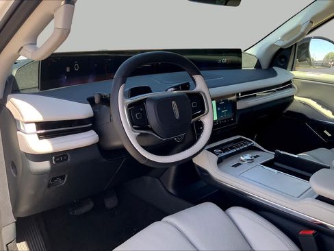 New 2026 Lincoln Navigator Reserve w/ Jet Appearance Package AWD/4WD image 8