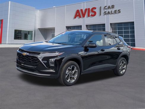 Used 2024 Chevrolet Trax LT image 1