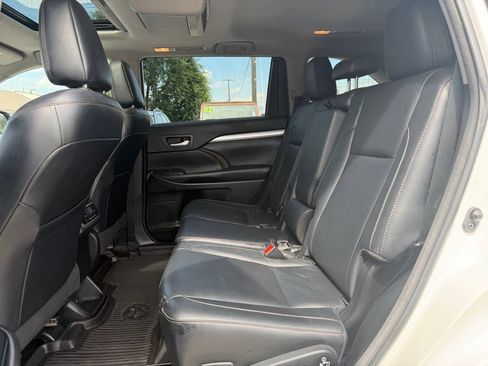 Used 2018 Toyota Highlander XLE AWD/4WD image 18