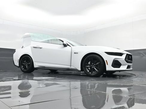 Used 2025 Ford Mustang GT RWD image 31