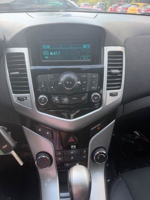 Used 2012 Chevrolet Cruze LT FWD image 16