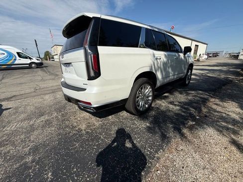 Used 2023 Cadillac Escalade Premium Luxury image 7