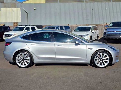 Used 2018 Tesla Model 3 Long Range AWD/4WD image 9