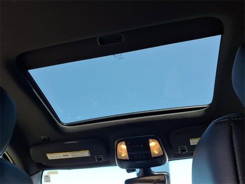 Used 2024 Dodge Durango GT image 8