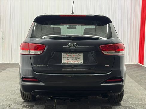 Used 2017 Kia Sorento AWD image 7
