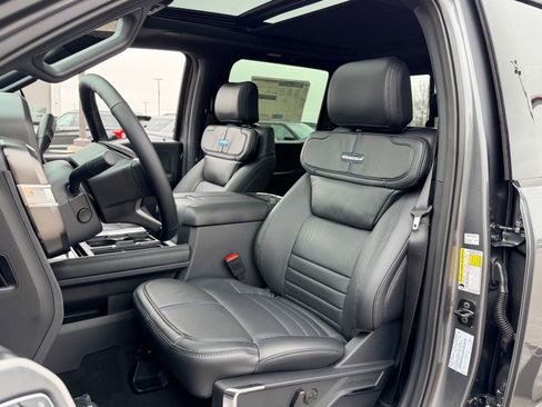New 2026 Ford F250 Platinum w/ FX4 Off-Road Package image 29