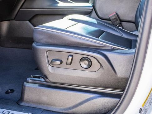 Used 2023 Chevrolet Suburban Premier image 24