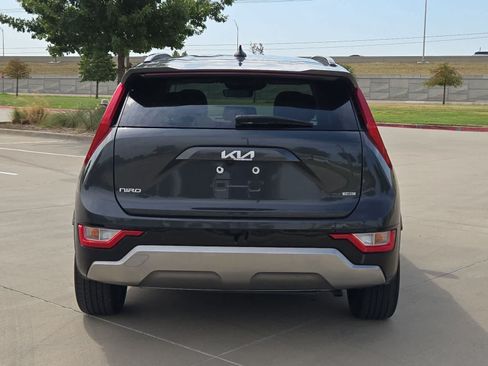 Certified 2024 Kia Niro EX Touring FWD image 5
