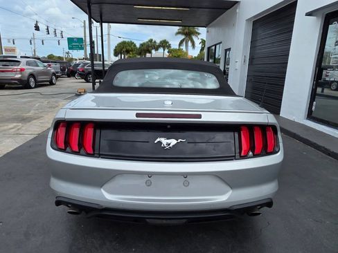 Used 2018 Ford Mustang Premium image 5