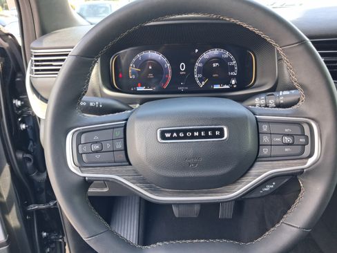Used 2024 Jeep Wagoneer L Series II w/ Flexible Seating Group AWD/4WD image 13