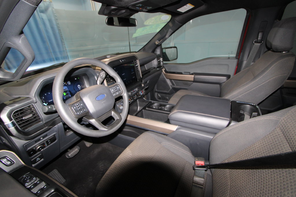 Used 2025 Ford F150 STX w/ Equipment Group 201A FX4 AWD/4WD image 2