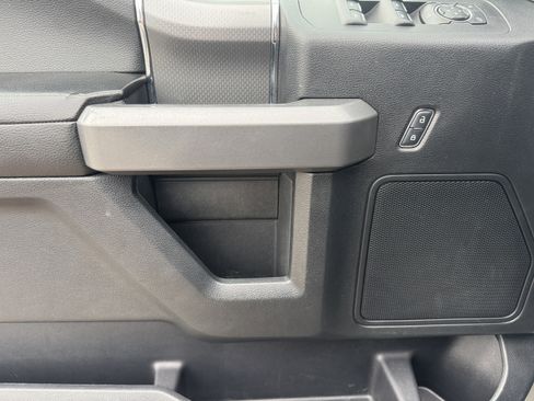 Used 2017 Ford F150 XLT w/ Equipment Group 302A Luxury image 9