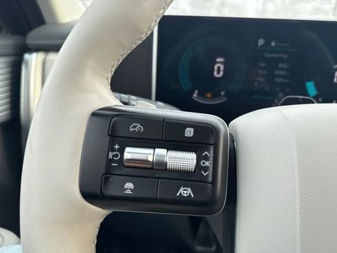 Certified 2025 Hyundai Santa Fe SEL image 27