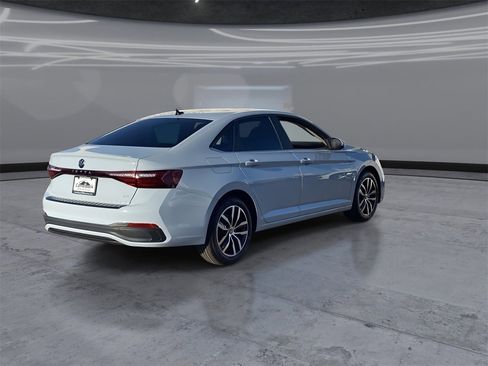New 2025 Volkswagen Jetta SE image 5