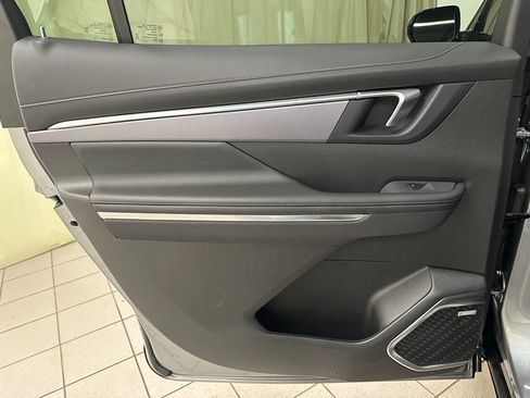 Certified 2025 Buick Enclave Sport Touring image 39