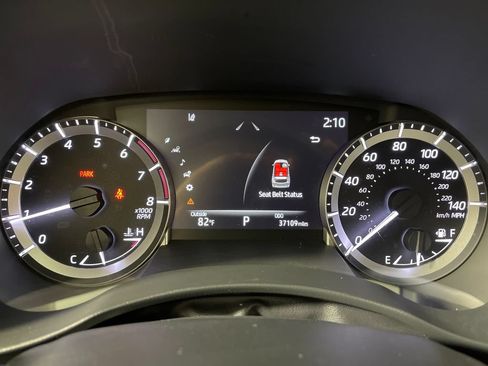 Used 2023 Toyota Highlander XLE FWD image 18