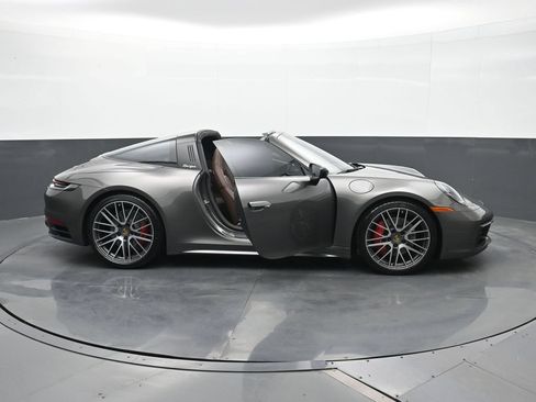 Certified 2024 Porsche 911 Targa 4S AWD/4WD image 29