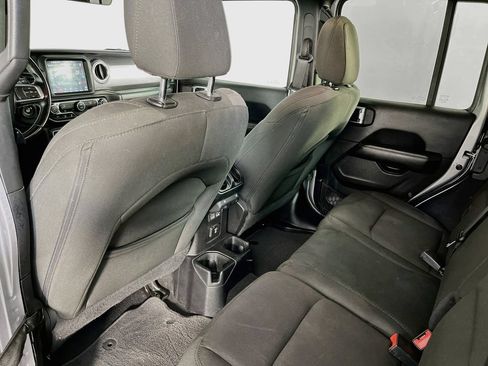 Used 2020 Jeep Wrangler Unlimited Sahara AWD/4WD image 32