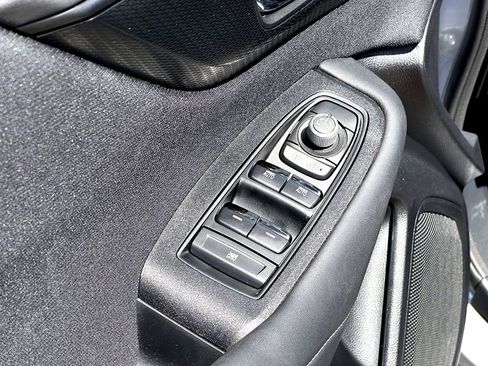 Used 2022 Subaru Outback Premium image 9