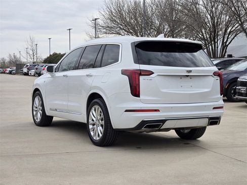 Used 2020 Cadillac XT6 Premium Luxury w/ Platinum Package image 3