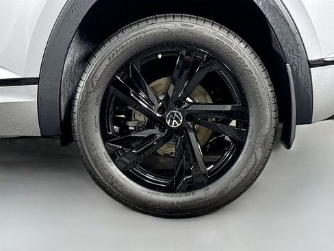 New 2026 Volkswagen Atlas Cross Sport SEL R-Line AWD/4WD image 33