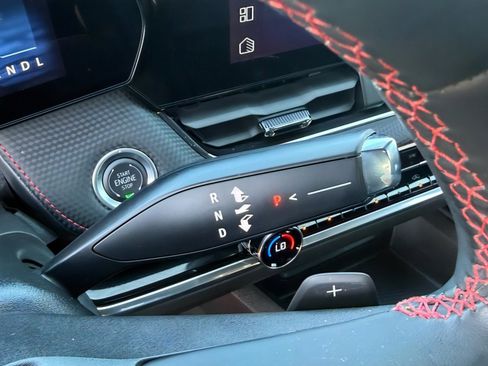 Used 2025 Chevrolet Equinox RS w/ Convenience Package III image 22