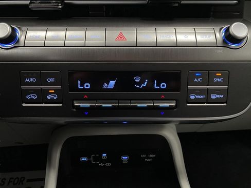 Certified 2025 Hyundai Kona SEL AWD/4WD image 24