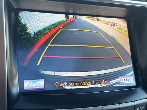 Used 2015 Lexus LX 570 4WD w/ Luxury Package image 27