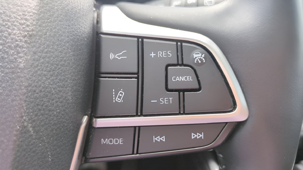 Used 2024 Toyota Highlander Limited FWD image 23