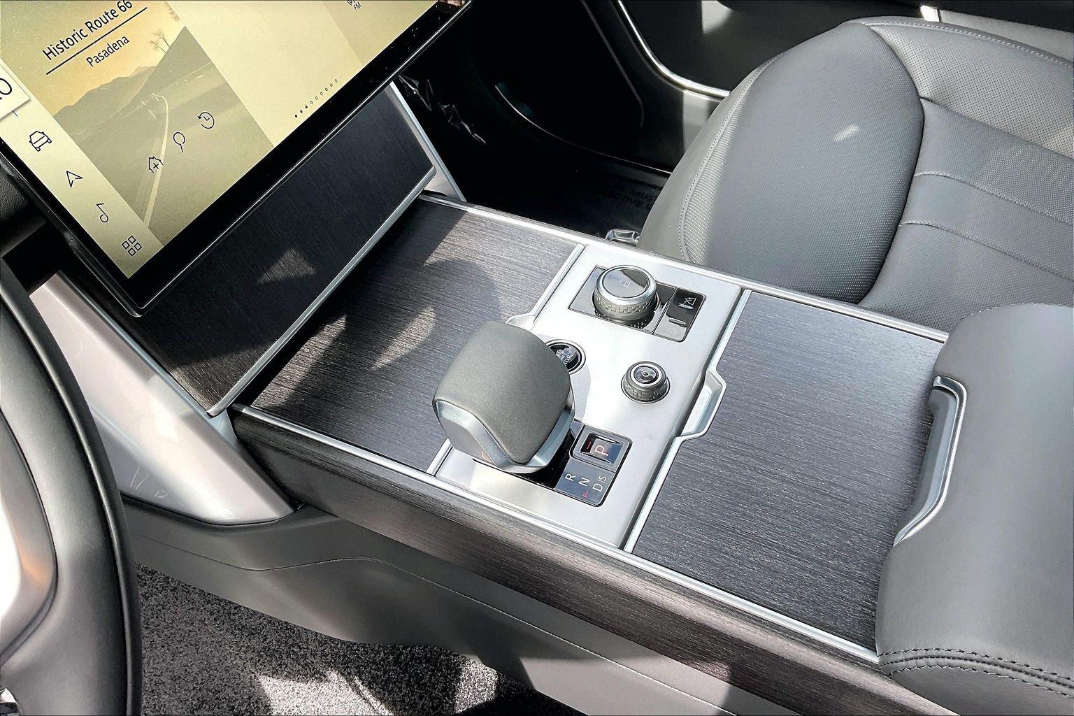 New 2027 Land Rover Range Rover SE AWD/4WD image 13