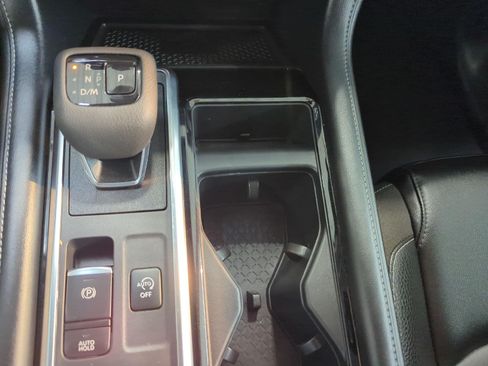 Used 2023 Nissan Pathfinder SL AWD/4WD image 20